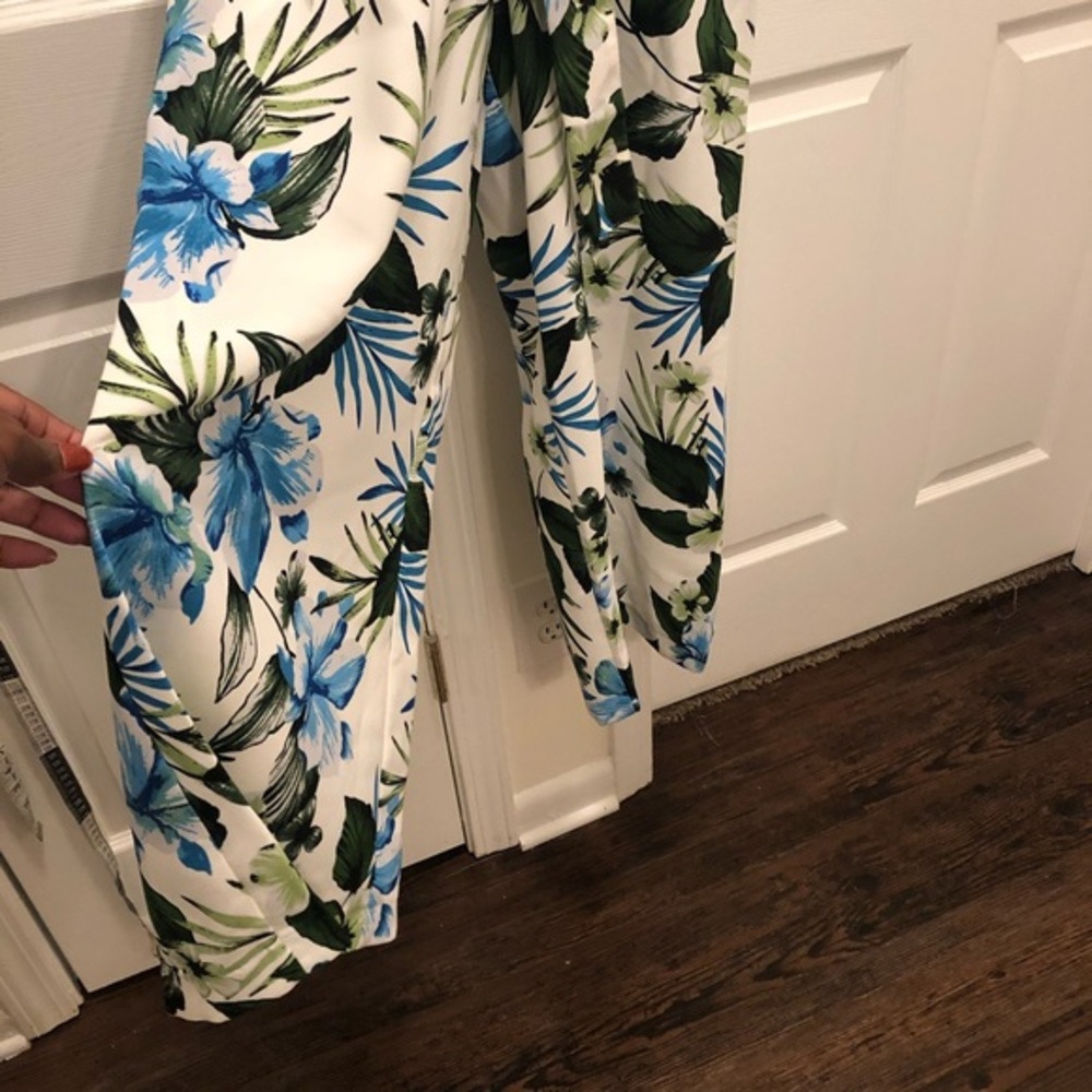 NEW Banana Republic White Tropical Floral Jumpsuit - Picture 4 of 8